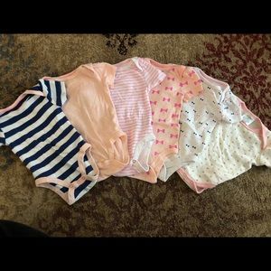 Set of 6 Onesies 🎀